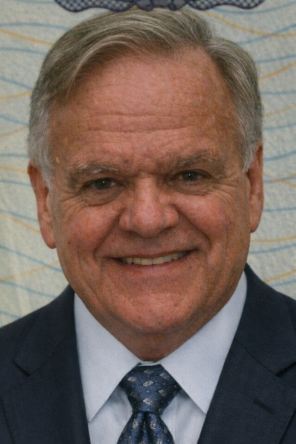 Simons William John in Suit